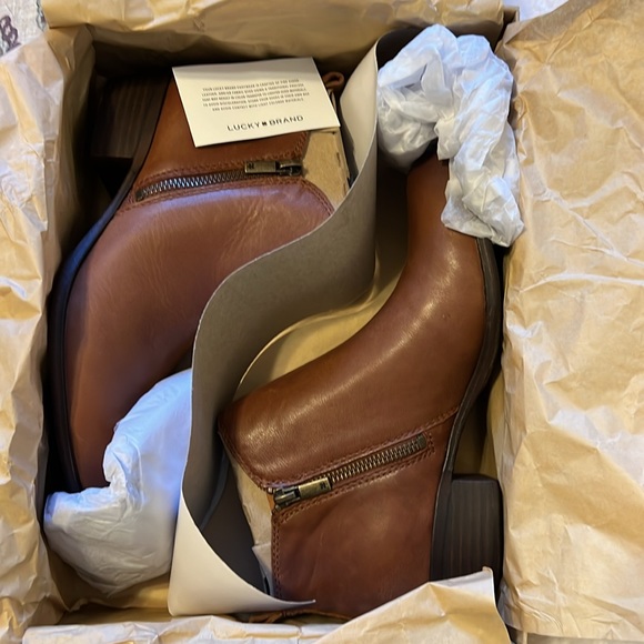 👢👢Lucky Brand Toffee Barillos👢👢NWT - Picture 14 of 16